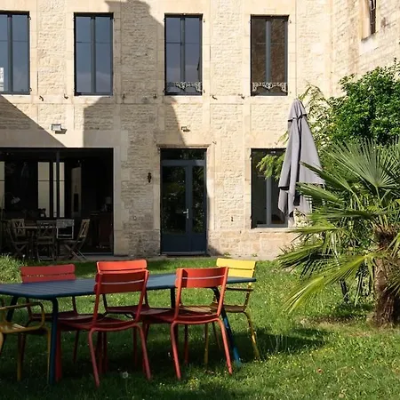 Maison Quartier Historique Avec Jardin Et Parking Prive *