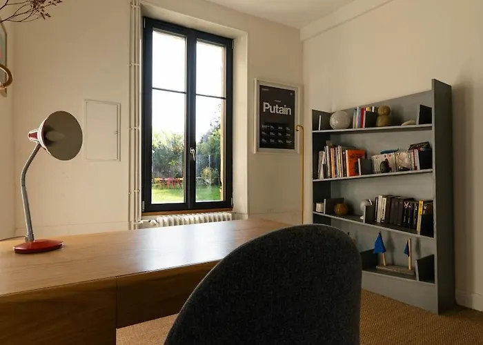 Maison Quartier Historique Avec Jardin Et Parking Prive