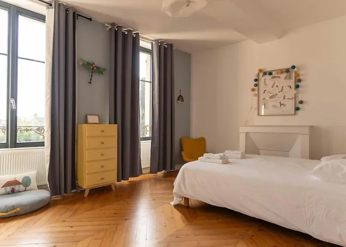 Maison Quartier Historique Avec Jardin Et Parking Prive