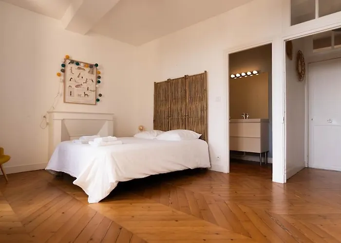 Maison Quartier Historique Avec Jardin Et Parking Prive Caen